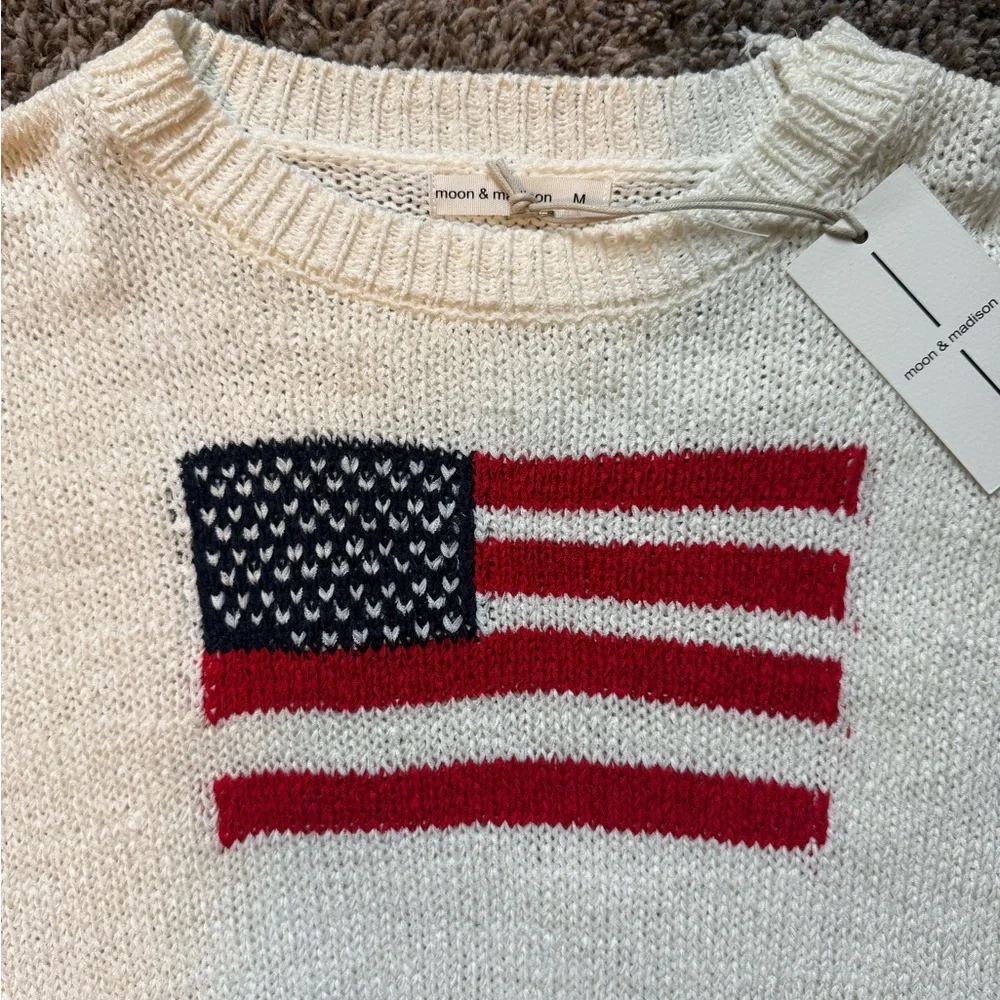Moon & Madison American Flag Sweater - Picture 2 of 2